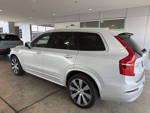 Used 2022 Volvo XC90 T8 Inscription w/ Advanced Package AWD/4WD image 4