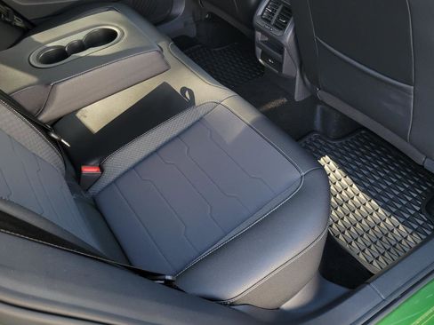 Certified 2025 Volkswagen Taos SE w/ Taos Adventure Package (SXB) FWD image 43