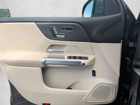 Certified 2022 Mercedes-Benz GLB 250 image 14