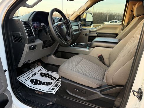 Used 2021 Ford F350 XLT w/ XLT Premium Package image 16