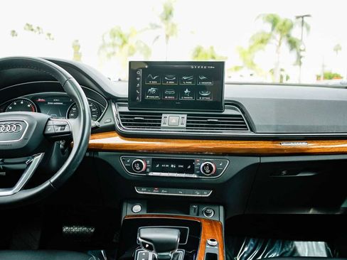 Used 2023 Audi Q5 2.0T Premium w/ Convenience Package image 13