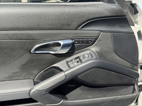 Certified 2019 Porsche 718 Cayman S RWD image 18