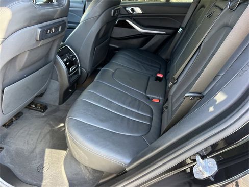Used 2019 BMW X5 xDrive40i w/ M Sport Package image 17