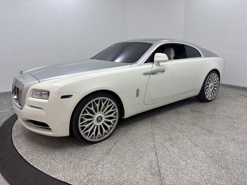 Used 2016 Rolls-Royce Wraith RWD image 2