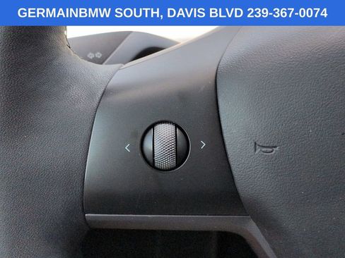 Used 2022 Tesla Model Y Long Range AWD/4WD image 26
