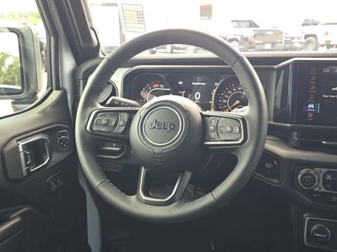 Used 2025 Jeep Wrangler Unlimited Sport AWD/4WD image 35