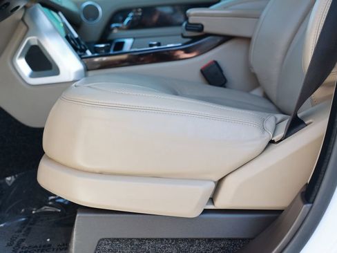 Used 2018 Land Rover Range Rover HSE image 17