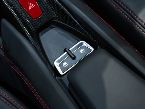 Certified 2021 Ferrari F8 Tributo RWD image 40