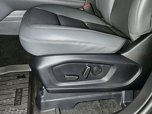 New 2026 Ford Explorer Active w/ Active Comfort Package AWD/4WD image 16