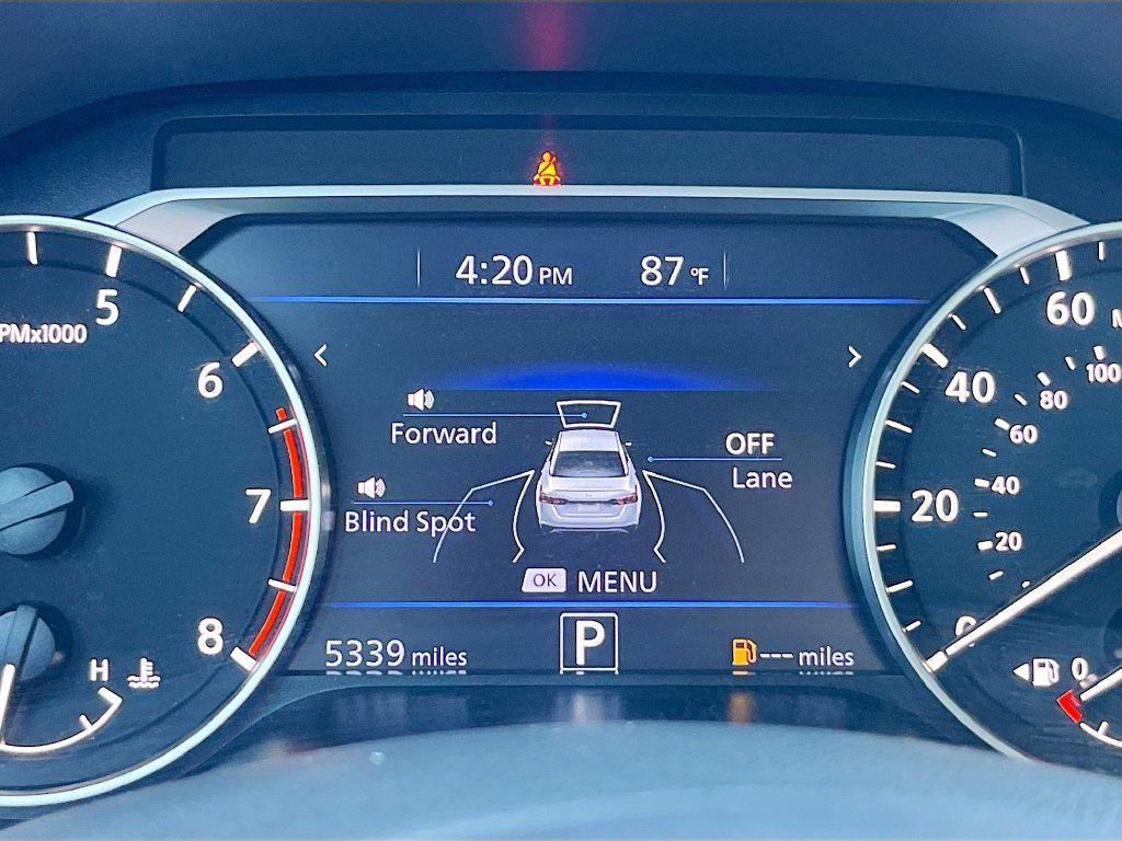 Used 2025 Nissan Altima 2.5 SR FWD image 12