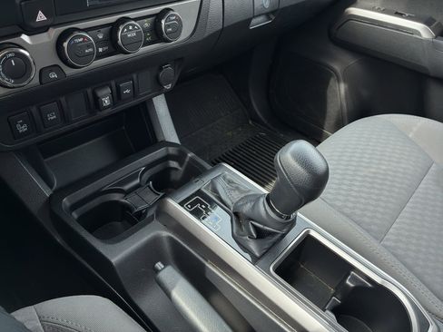 Used 2022 Toyota Tacoma SR5 w/ Technology Package image 14