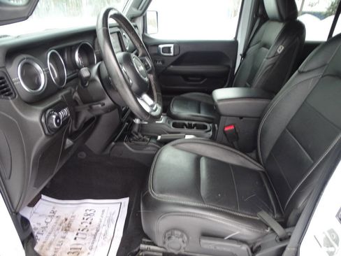 Used 2021 Jeep Wrangler Unlimited Sahara AWD/4WD image 18