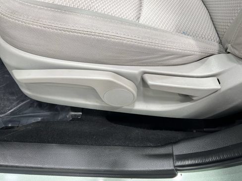 Used 2014 Subaru Forester 2.5i AWD/4WD image 12