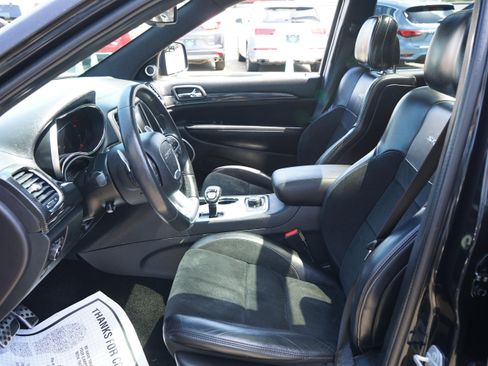 Used 2015 Jeep Grand Cherokee SRT w/ Luxury Group II AWD/4WD image 17