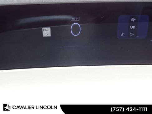 Used 2026 Lincoln Nautilus Premier AWD/4WD image 19