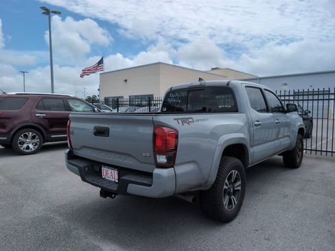 Used 2019 Toyota Tacoma TRD Sport RWD image 3