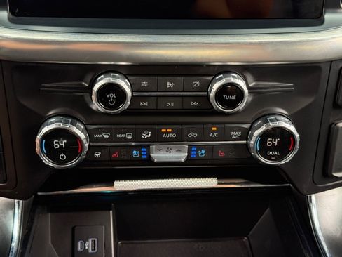 Used 2021 Ford F150 Lariat w/ Equipment Group 502A High AWD/4WD image 18
