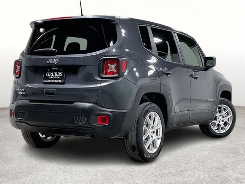 Used 2023 Jeep Renegade Latitude image 2