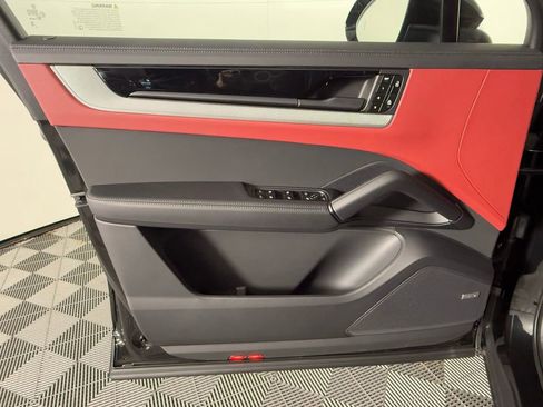 New 2026 Porsche Cayenne Coupe image 25