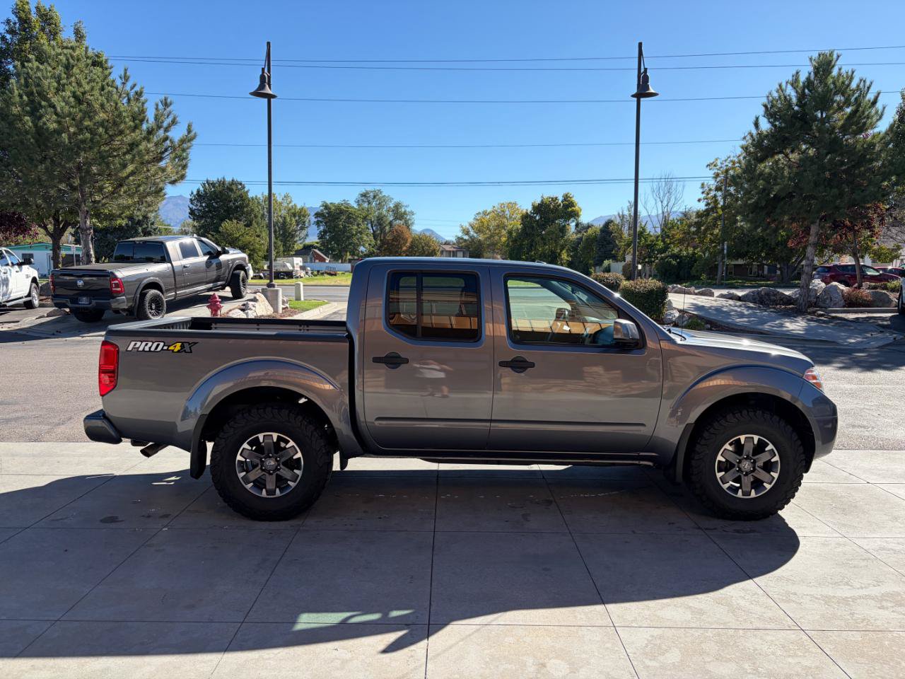 Used 2019 Nissan Frontier PRO-4X AWD/4WD image 3