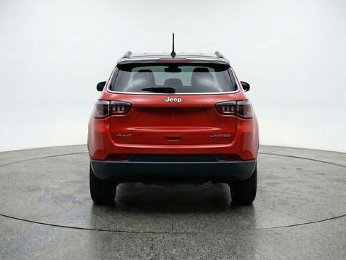 Used 2025 Jeep Compass Trailhawk image 7