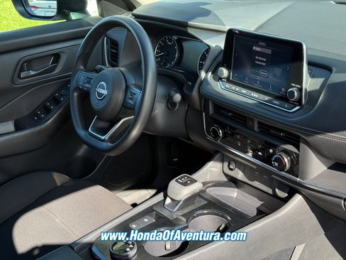 Used 2024 Nissan Rogue S AWD/4WD image 11