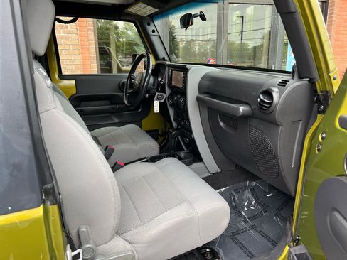 Used 2008 Jeep Wrangler Rubicon w/ Dual Top Group AWD/4WD image 19