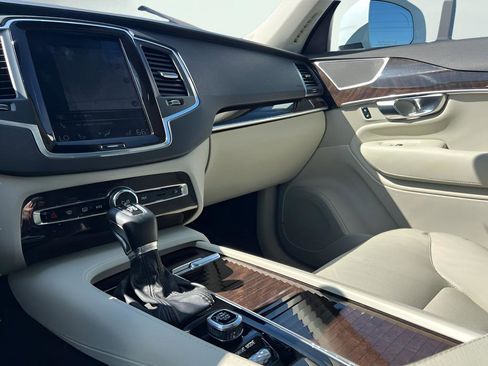 Used 2019 Volvo XC90 T5 Momentum w/ Protection Package Premier image 53