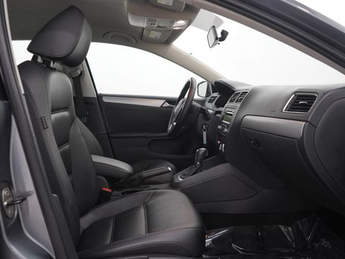 Used 2014 Volkswagen Jetta SE FWD image 11