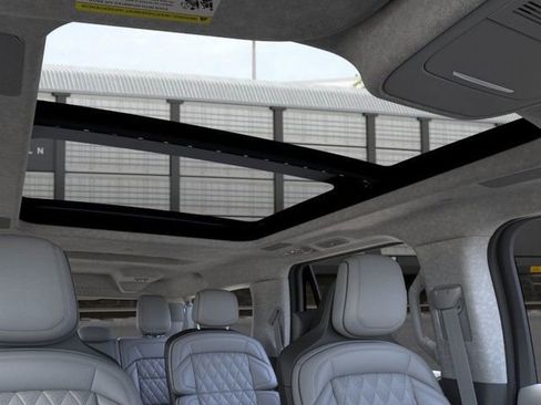 New 2026 Lincoln Navigator L Black Label AWD/4WD image 22