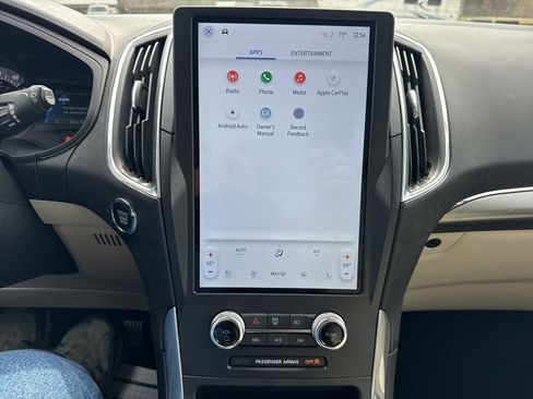 Used 2024 Ford Edge Titanium image 30