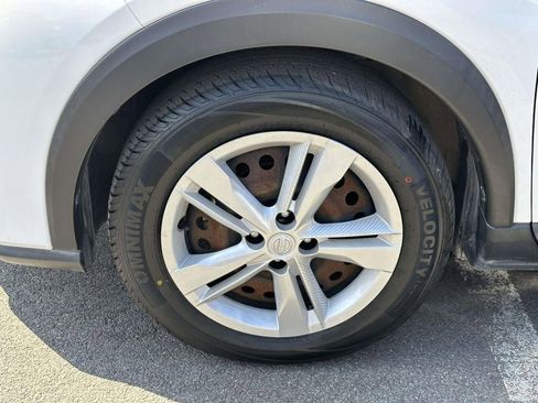 Used 2021 Nissan Kicks S image 9