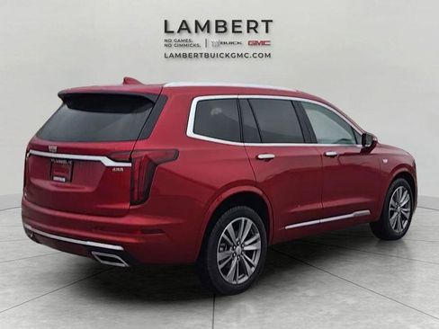 Used 2025 Cadillac XT6 Premium Luxury image 6