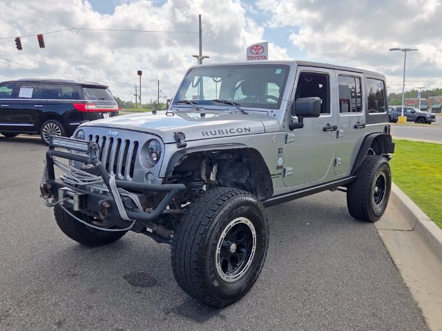Used 2015 Jeep Wrangler Unlimited Rubicon w/ Connectivity Group AWD/4WD image 3