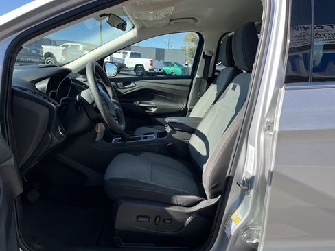 Used 2018 Ford Escape SE image 30
