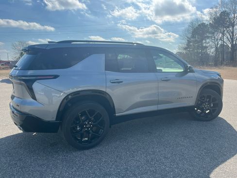 New 2026 Chevrolet Traverse RS w/ LPO, Illumination Package image 9