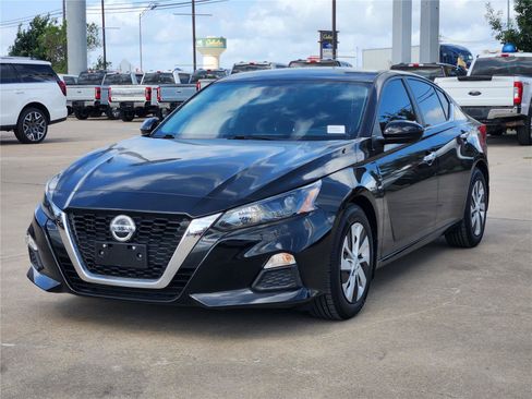 Used 2022 Nissan Altima 2.5 S FWD image 3