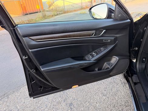 Used 2018 Honda Accord EX-L image 23