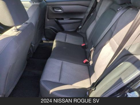 Used 2024 Nissan Rogue SV FWD image 16