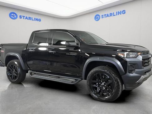 Certified 2023 Chevrolet Colorado Trail Boss w/ Advanced Trailering Package AWD/4WD image 12