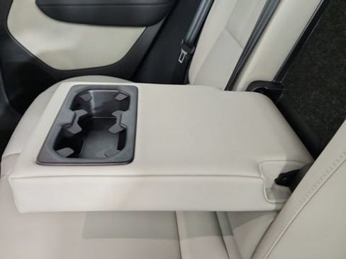 Certified 2026 Volvo XC40 B5 Plus w/ Protection Package Premier AWD/4WD image 45
