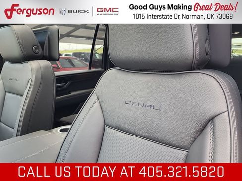 New 2026 GMC Yukon XL Denali w/ Denali Reserve Package AWD/4WD image 17