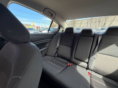 Used 2025 Nissan Altima 2.5 SV image 39