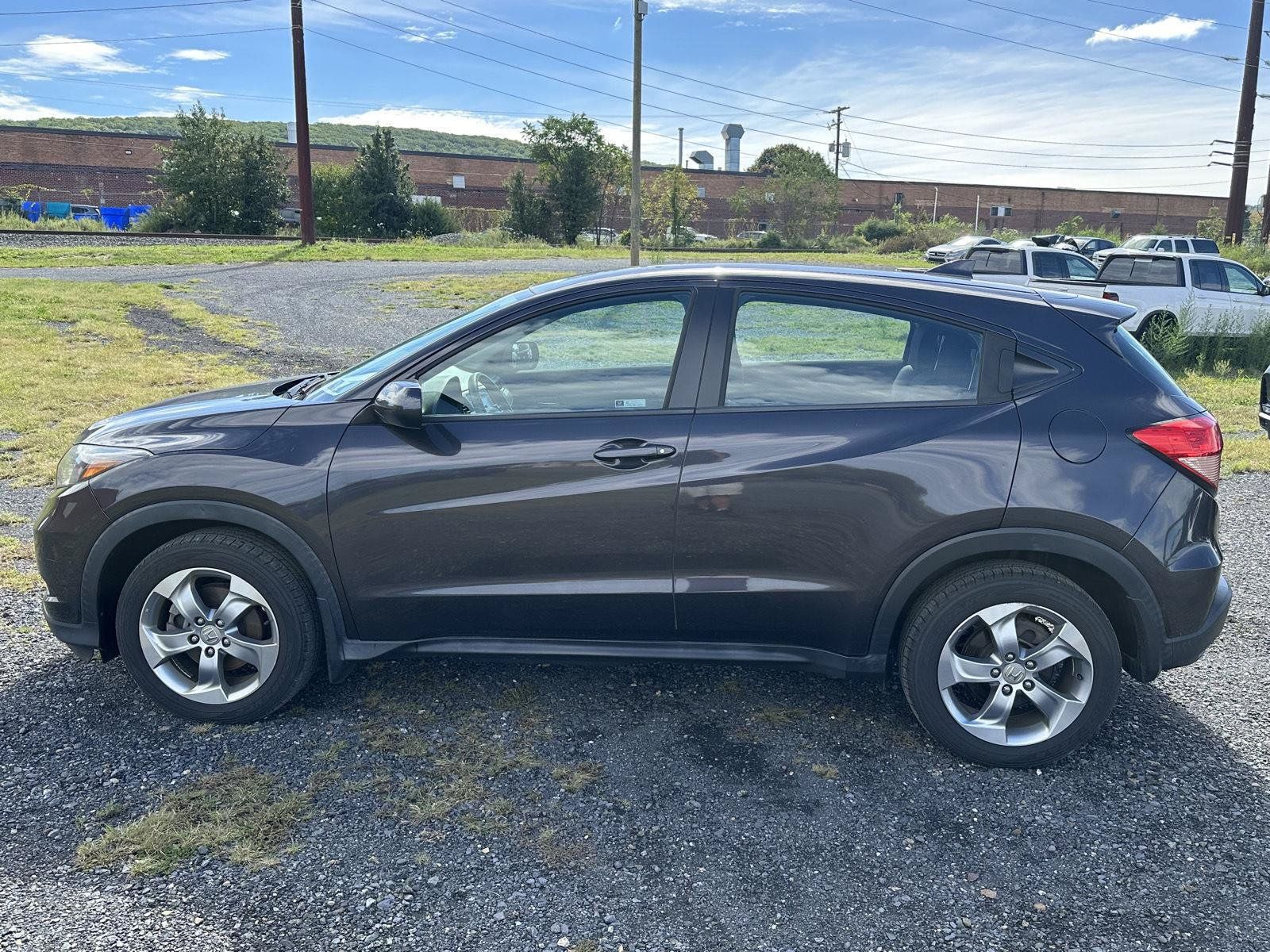 Used 2018 Honda HR-V LX image 5