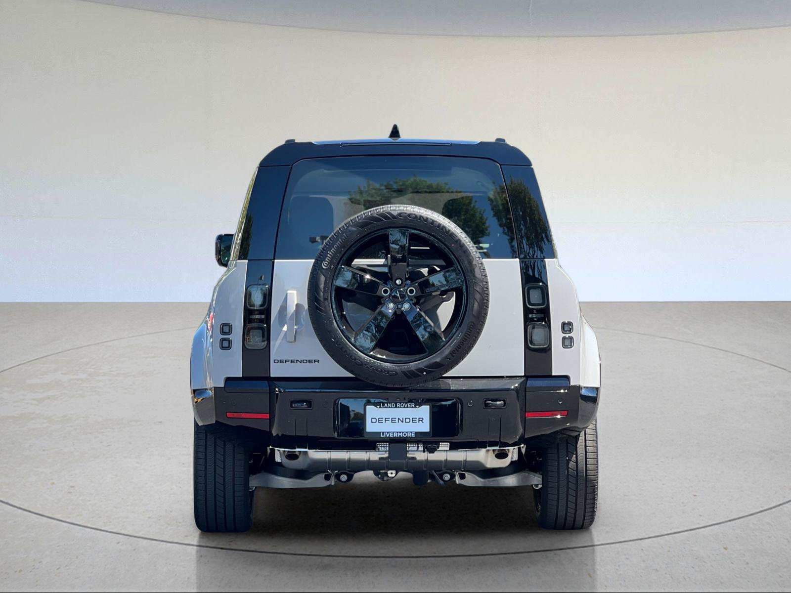 New 2026 Land Rover Defender 110 X-Dynamic SE AWD/4WD image 5