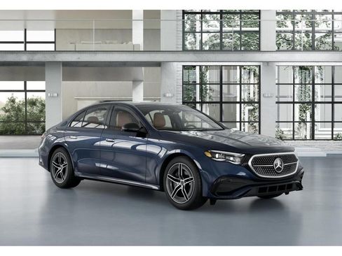 New 2026 Mercedes-Benz E 450 4MATIC Sedan image 11