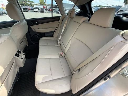 Used 2019 Subaru Outback 2.5i Limited AWD/4WD image 29