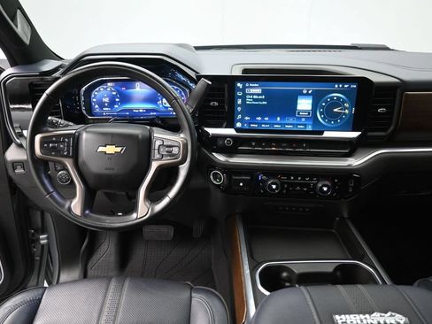 Used 2024 Chevrolet Silverado 2500 High Country w/ High Country Premium Package AWD/4WD image 11