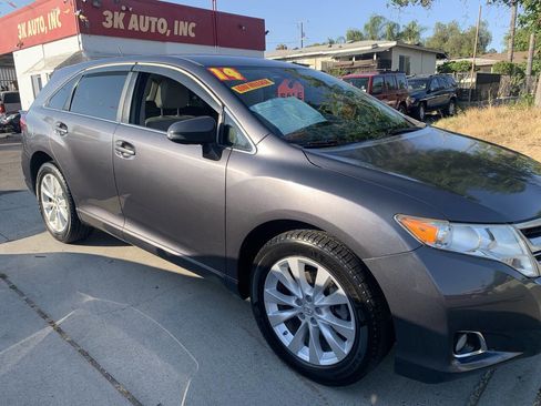 Used 2014 Toyota Venza LE image 6