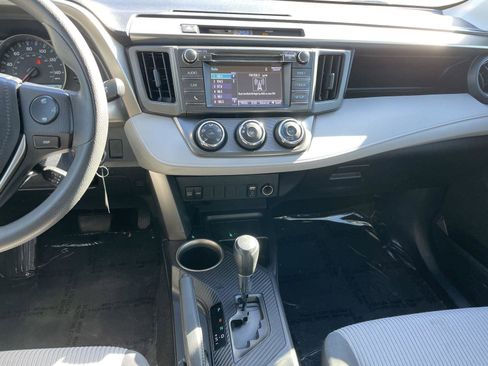 Used 2014 Toyota RAV4 LE image 18